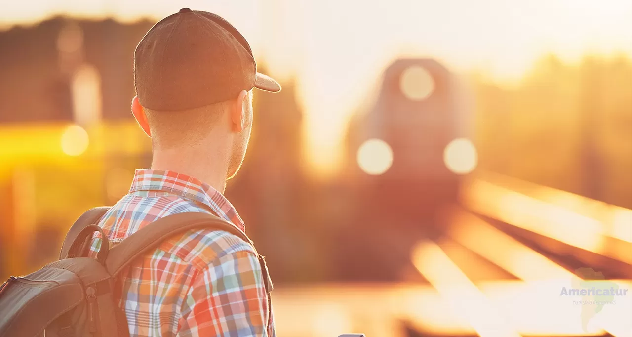 man-traveling-by-train-PE3NTC3